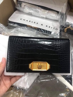(AUTH-CÓ BILL) VÍ ĐEO CHÉO CHARLES & KEITH 19CM