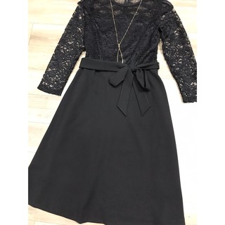 Đầm Sandra tay dài ren đen vnxk