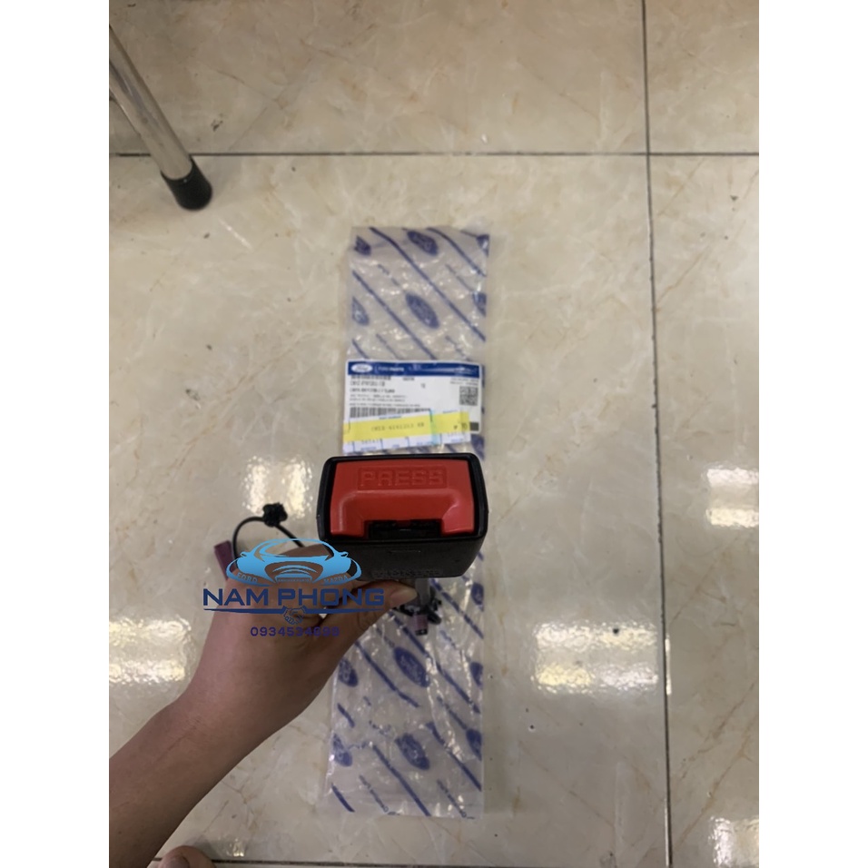 Đai cắm dây an toàn bên lái LH Ecosport - CN1Z6161203EB / CN15 B61209ED3JA6