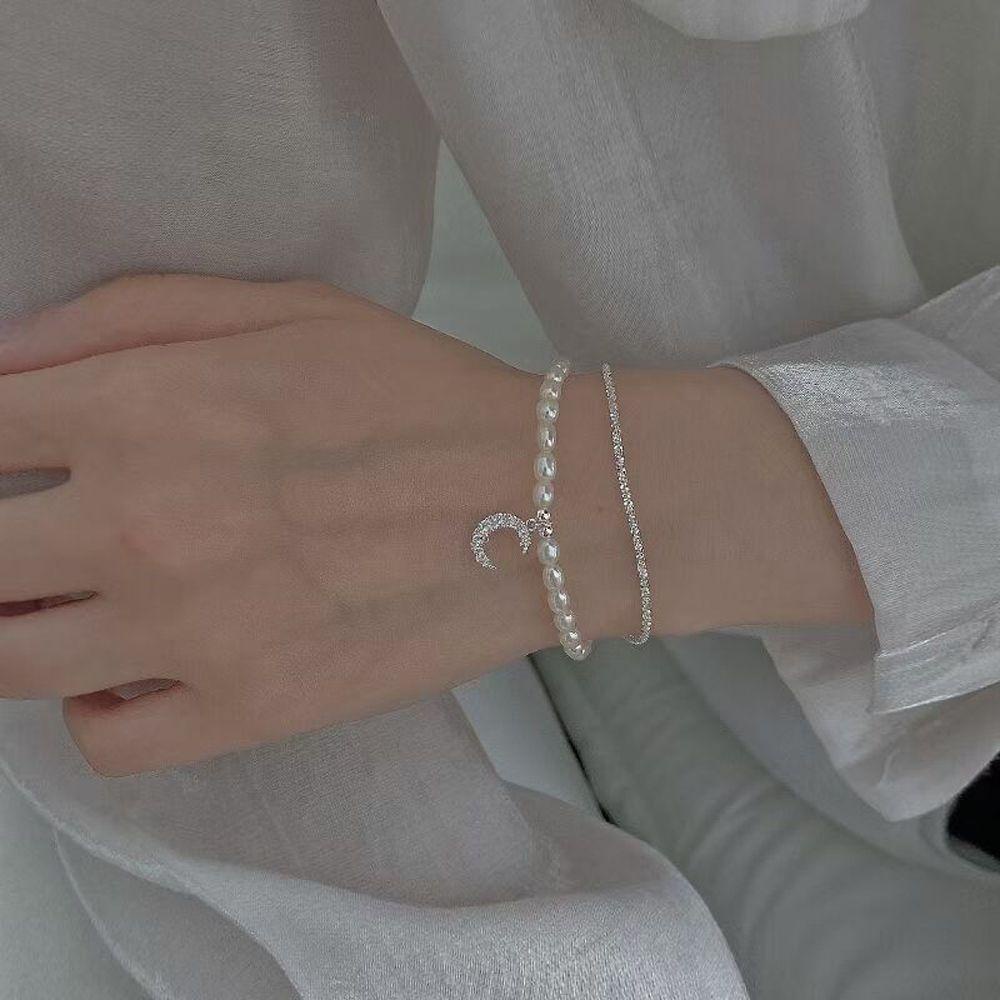 Vòng Tay Mặt Hình Mặt Trăng Bằng Đồng Dễ Thương Cho Nữ