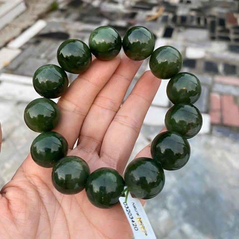 Vòng Tay Đá xanh Size 18 Ly