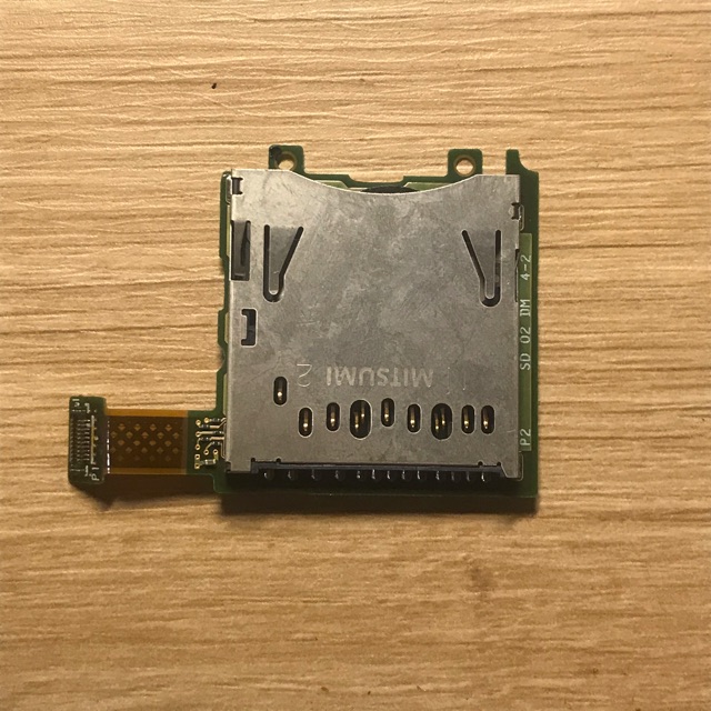 Khe thẻ bóc máy nitendo o3ds | BigBuy360 - bigbuy360.vn