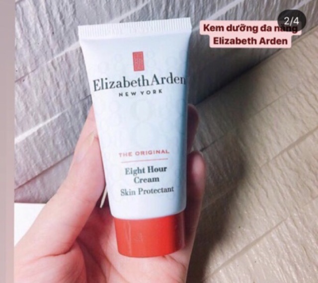 Dưỡng môi thần thánh Elizabeth Arden