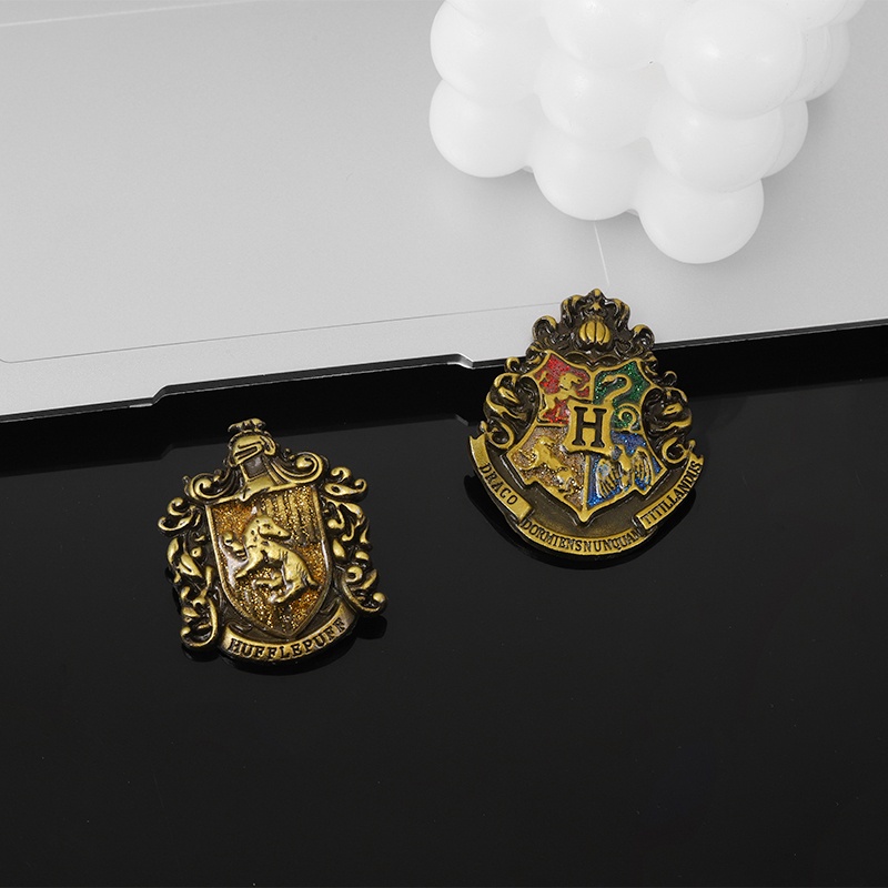Ghim Cài Áo Hình Tấm Khiên Rắn Trong Phim Harry Potter Tráng Men