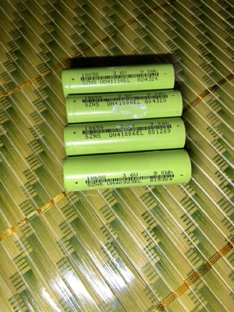 Pin 18650 dung lượng 2500mah ( pin mới hàng lỗi mạch do lưu kho)