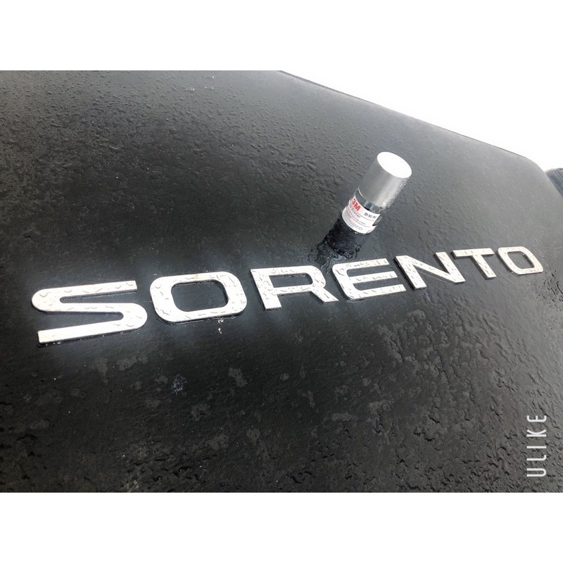 Tem chữ nổi sorento dán đuôi xe