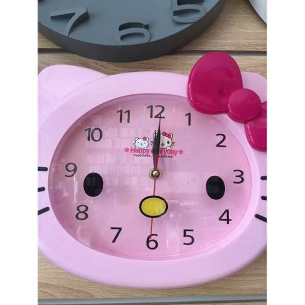 Đồng hồ treo tường Kitty