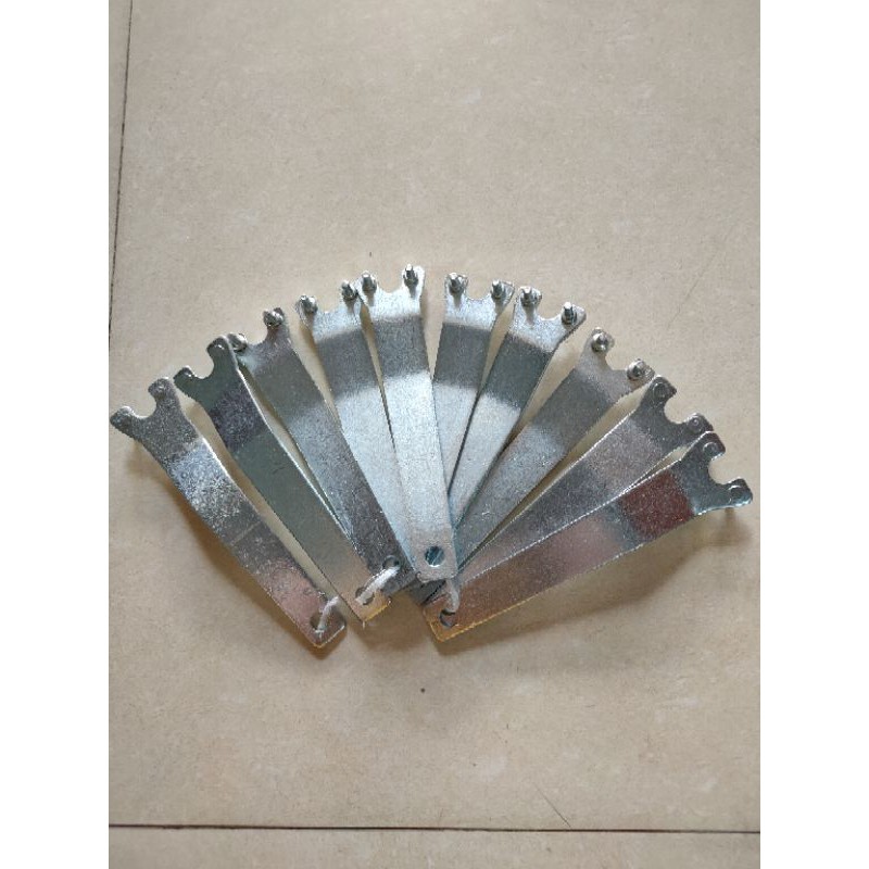 Tay mở máy cài,máy cắt