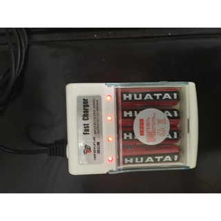 Ổ sạc pin tiểu AA, sạc pin