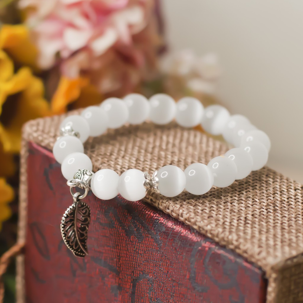 - Vòng Phong Thủy Đá Mắt Mèo Trắng Mix Charm Lá 8mm V272-8 - Vòng phong thủy hợp mệnh Kim - Thổ