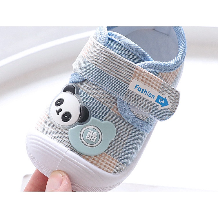 Mẫu 2022 _Giày tập đi  cho bé trai bé gái Đế mềm, chống trơn trượt có kèn gắn hình gấu dễ thương