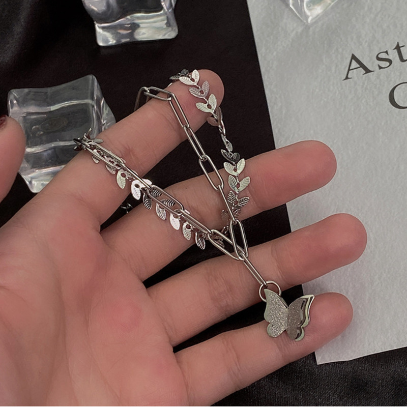 Vòng tay kim loại phối mặt hình bướm thời trang hiphop cá tính