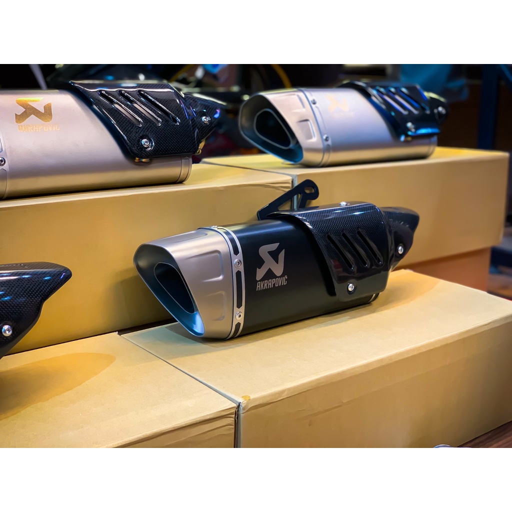 PÔ ĐỘ XE MÁY AKRAPOVIC R1 HÀNG LOẠI 1 - ỐP CARBON, ÂM THANH TRẦM LỰC KO XÉ, HÀNG PÔ ĐỘ LOẠI 1 CHẤT LƯƠNG CAO VÀ TINH XẢO