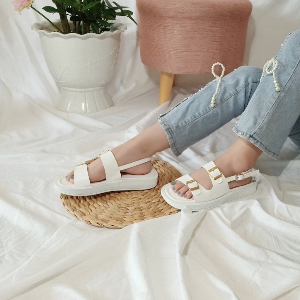 Giày sandal nữ đi học quai hậu đế bánh mì 2 quai khóa ngang basic bền êm hình chụp thật-BM04