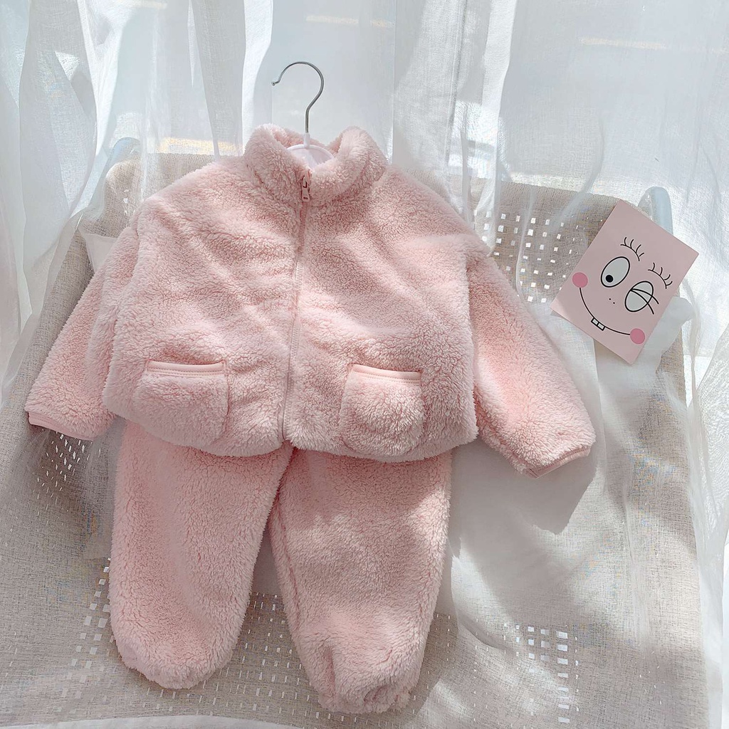 Bộ đồ mặc ở nhà vải lông dày dặn ấm áp cho các bé