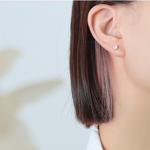 Bông tai titan vòng cung đính đá 2 trong 1 không gỉ WE2103