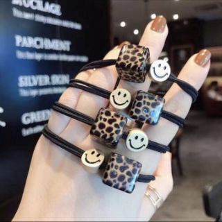 CỘT TÓC HÀN QUỐC MẶT CƯỜI MẪU MỚI NHẤT