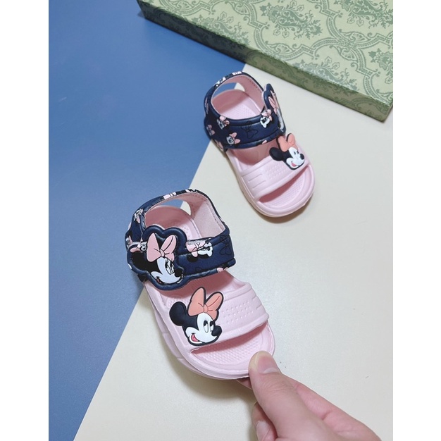 Xăng đan xốp trẻ em