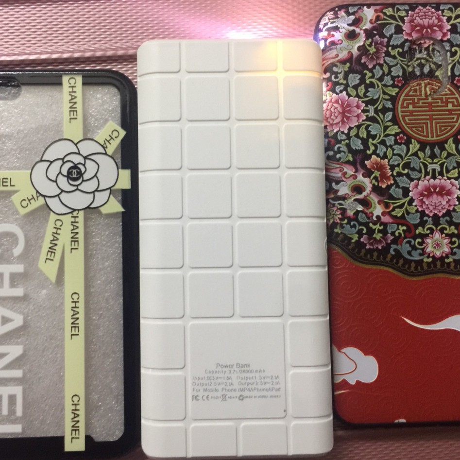 Sạc Dự Phòng SamSung 28,000mAh - Loại Kẻ Ô có đèn pin
