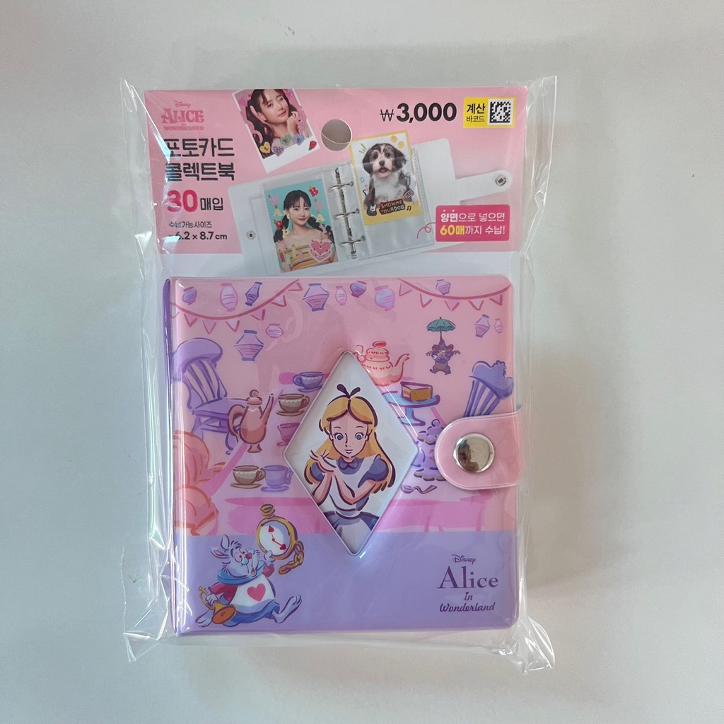 DAISO Collect Book  Sách sưu tầm ảnh 3 lỗ hình nhân vật Disney Alice  màu đen/hồng