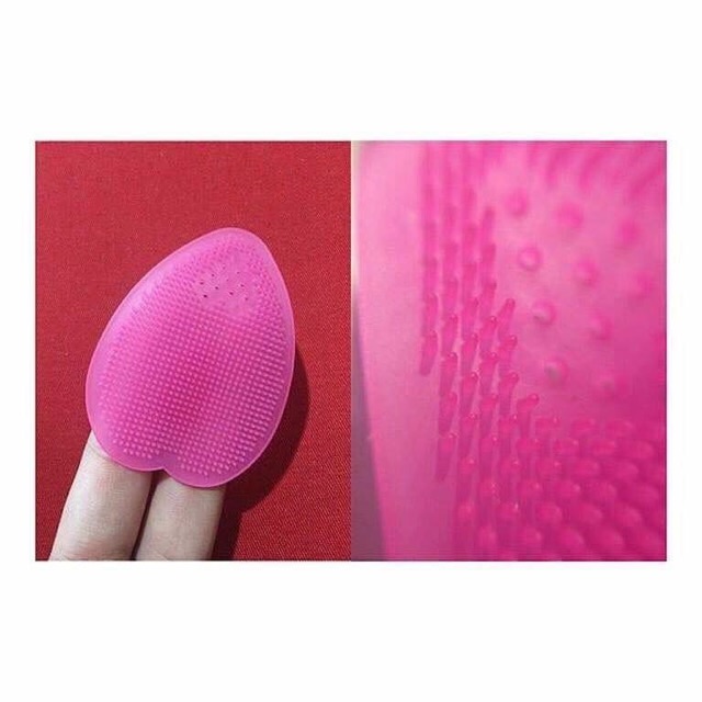 Cọ ( mút ) rửa mặt Silicon Loven Making Cleansing Pad - Nhật Bản