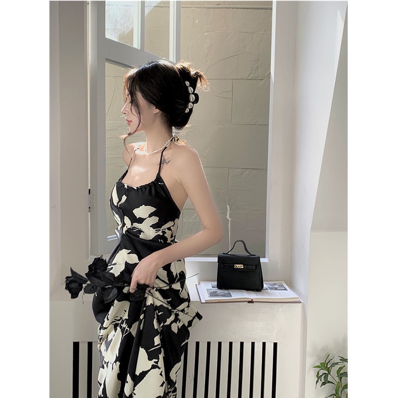 Đầm Dài In Hoa Cổ Yếm Buộc Eo Thời Trang