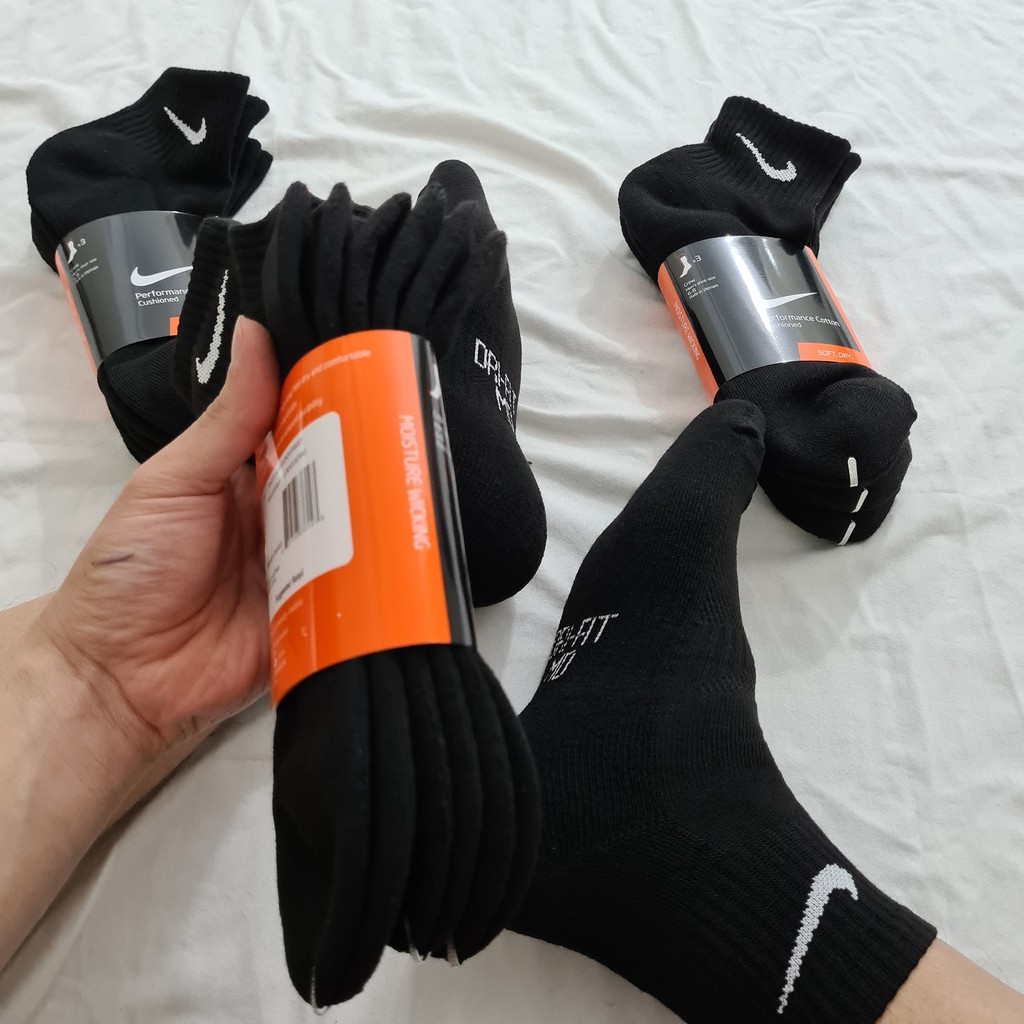 Pack 3 đôi tất thể thao Nike cổ trung Drifit đen - Free ship + Quà tặng từ TatsTats.vn