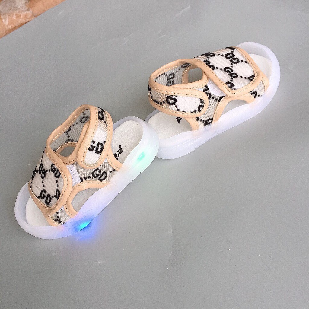 Sandal GD cho bé có đèn led, sandal quai lưới thoáng khí cho bé đi mát mẻ mùa hè, sandal chống vấp cho bé quai dán K6-1