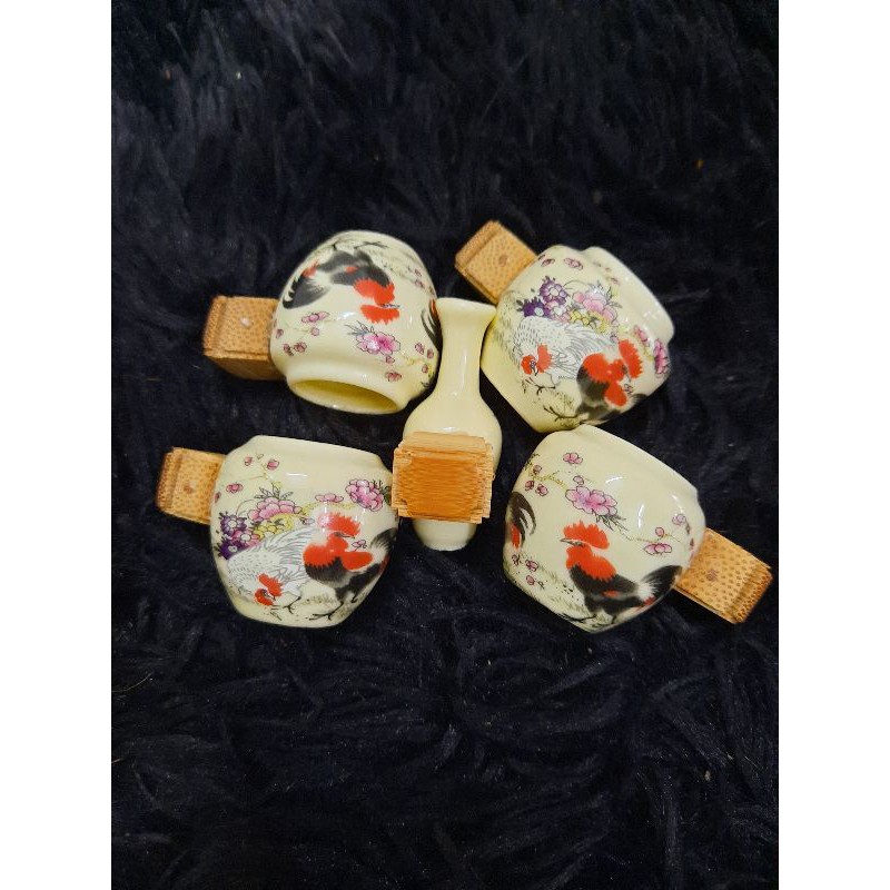 CÓNG SỨ KHUYÊN HÀNG ĐẸP