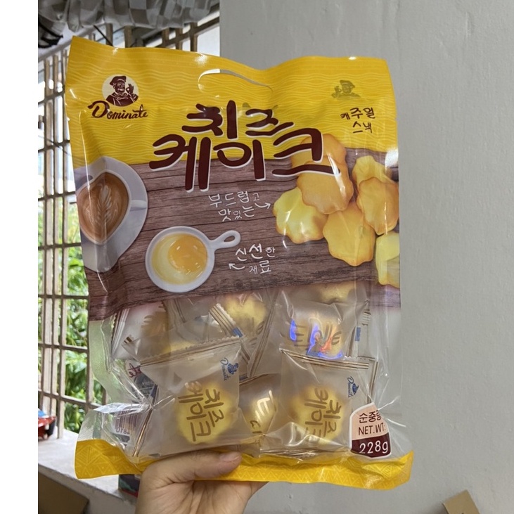 Bánh bông lan trứng gà Dominate 228g, đồ ăn vặt ngon rẻ Sài Gòn