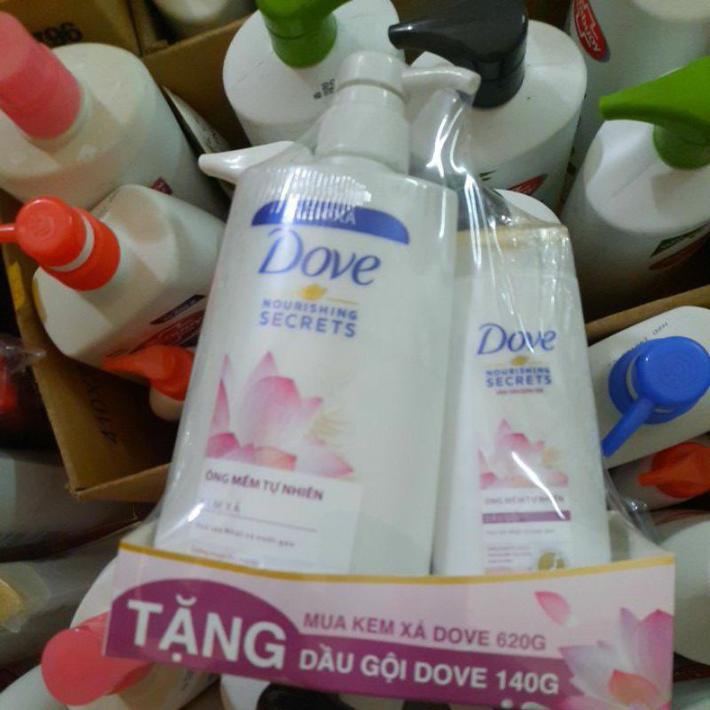 Dầu Xả Dove Óng Mềm Tự Nhiên Chai 640g(