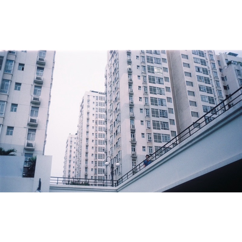 - Film  giá rẻ, hàng US.