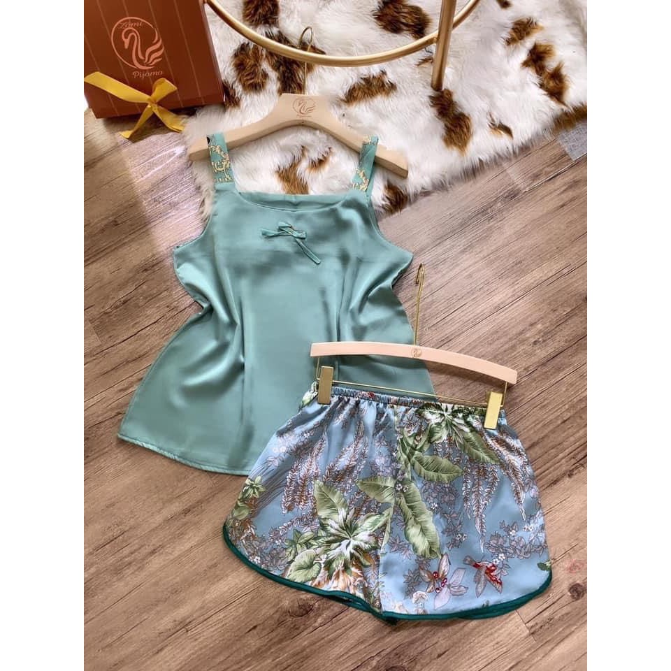 Pizama hai dây áo trơn phối quần họa tiết | BigBuy360 - bigbuy360.vn