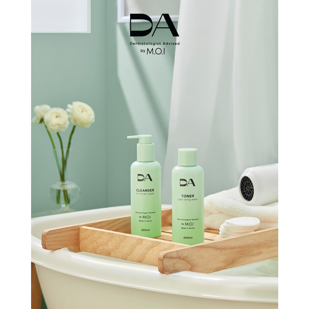 Combo Sữa rửa mặt và Toner DA by MOI Cosmetics làm sạch, dưỡng ẩm cho da ( 2 chai x 200ml)