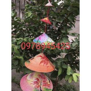 Dây nón lá vẽ tranh trang trí