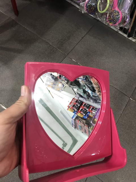 Gương vuông trái tim để bàn