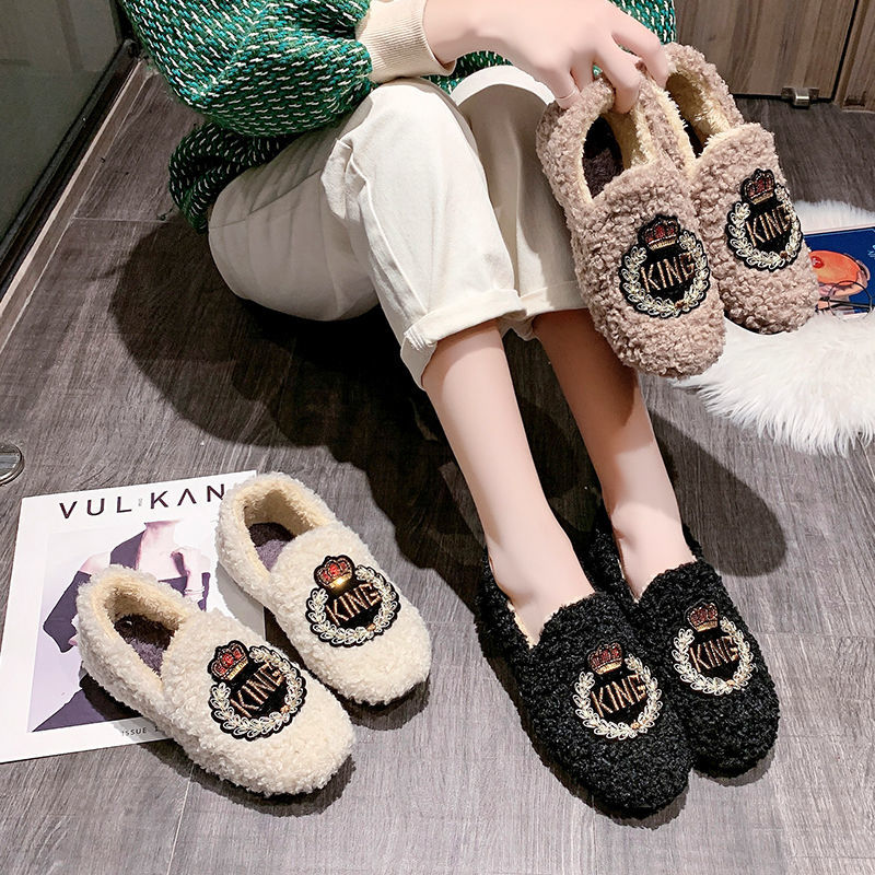 Giày lười bằng lông cừu giữ ấm tốt đế bằng êm chân | BigBuy360 - bigbuy360.vn