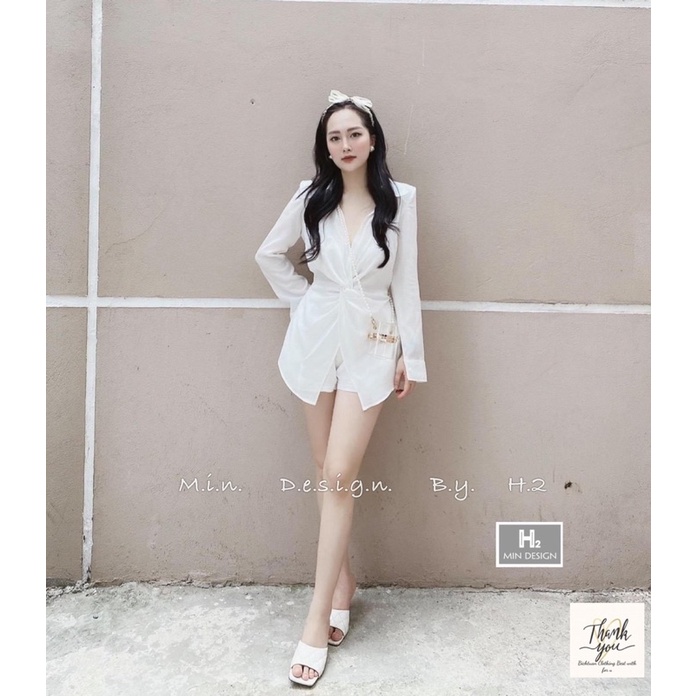 Set Trang Phục Áo Sơ Mi Cổ Đức Xoắn Eo Mix Quần Sooc Datas.co