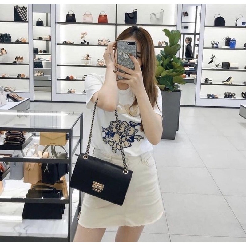 Túi charles & keith đen siêu hot authenic 100 % ( đã có mã sale 30% riêng của hãng cho shop)