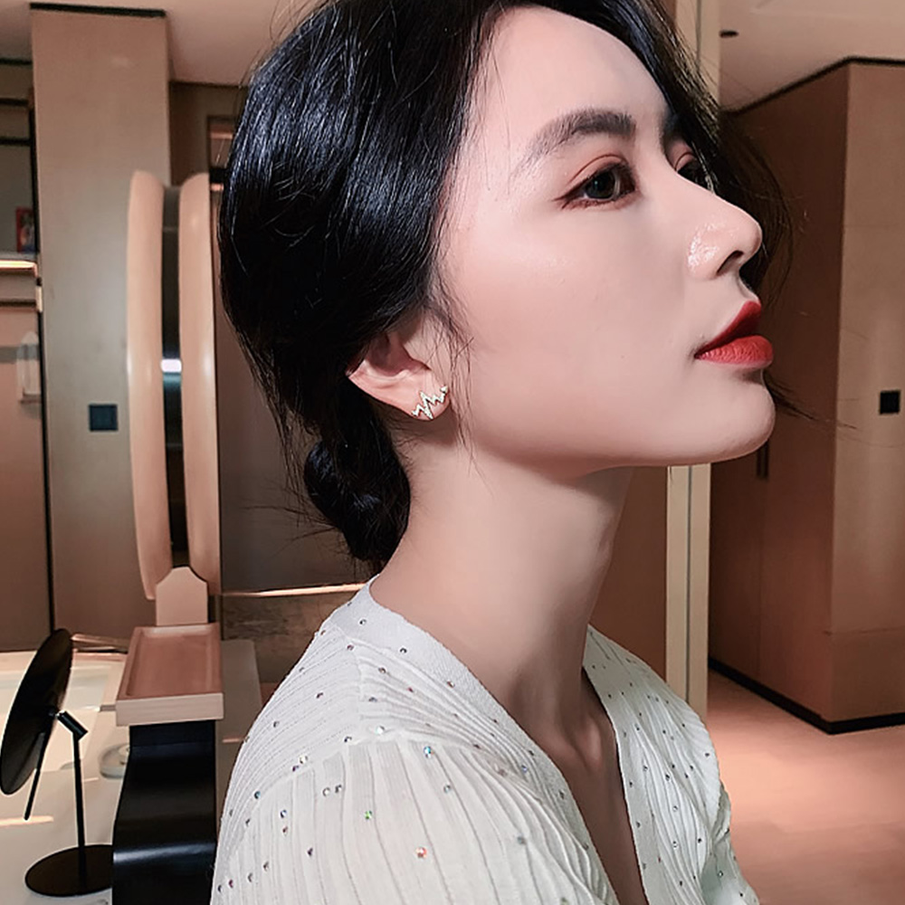 Khuyên tai hình nhịp tim thời trang độc đáo cho nữ