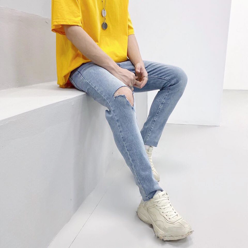 𝐐𝐮𝐚̂̀𝐧 𝐉𝐞𝐚𝐧𝐬 Skinny Rách Nhẹ - Quần Bò Nam Co Giãn Dễ Phối Đồ, Phong Cách Hàn Quốc - RGP - Hàng nhập khẩu