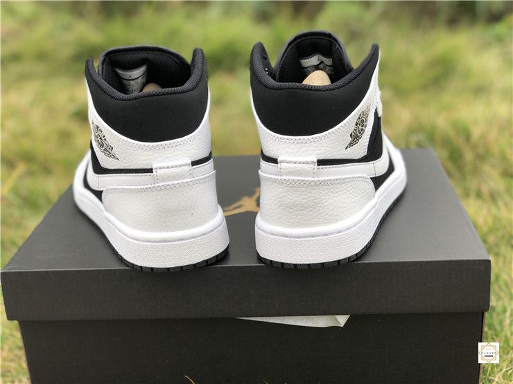 (FREESHIP+FULLBOX) Giày thể thao AIR JORDAN 1 Retro High trắng đen cổ cao