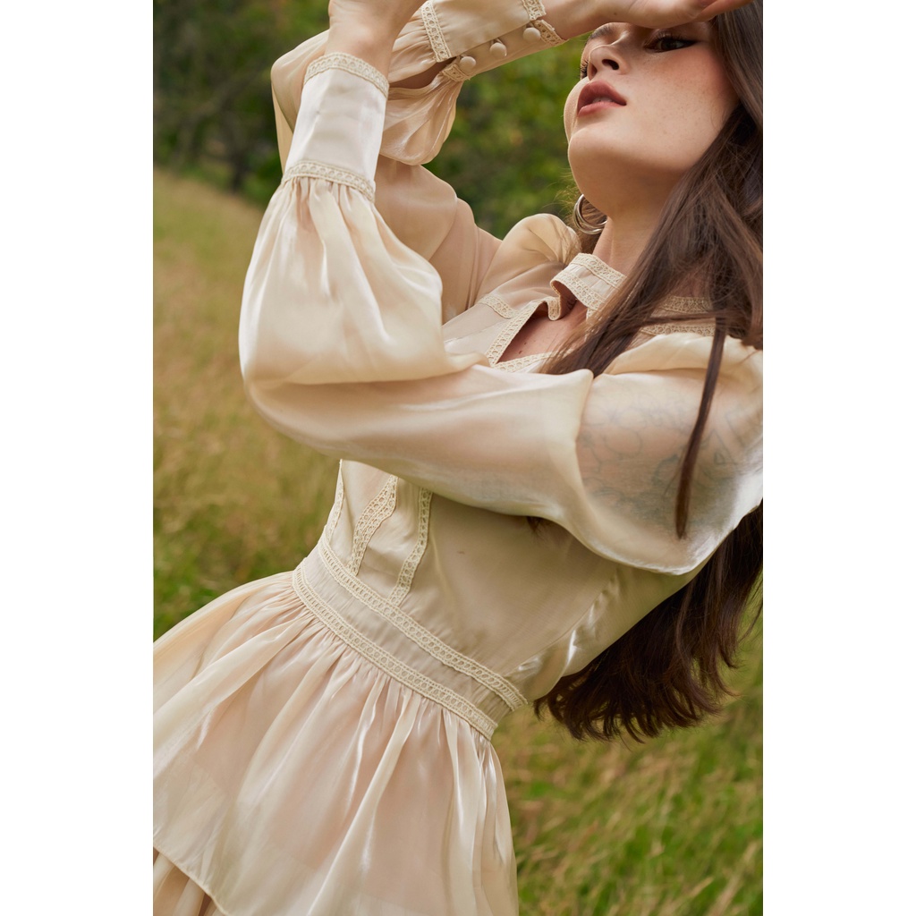 SÒ VINTAGE - LINDA Đầm tay phồng xẻ ngực phối tầng | BigBuy360 - bigbuy360.vn