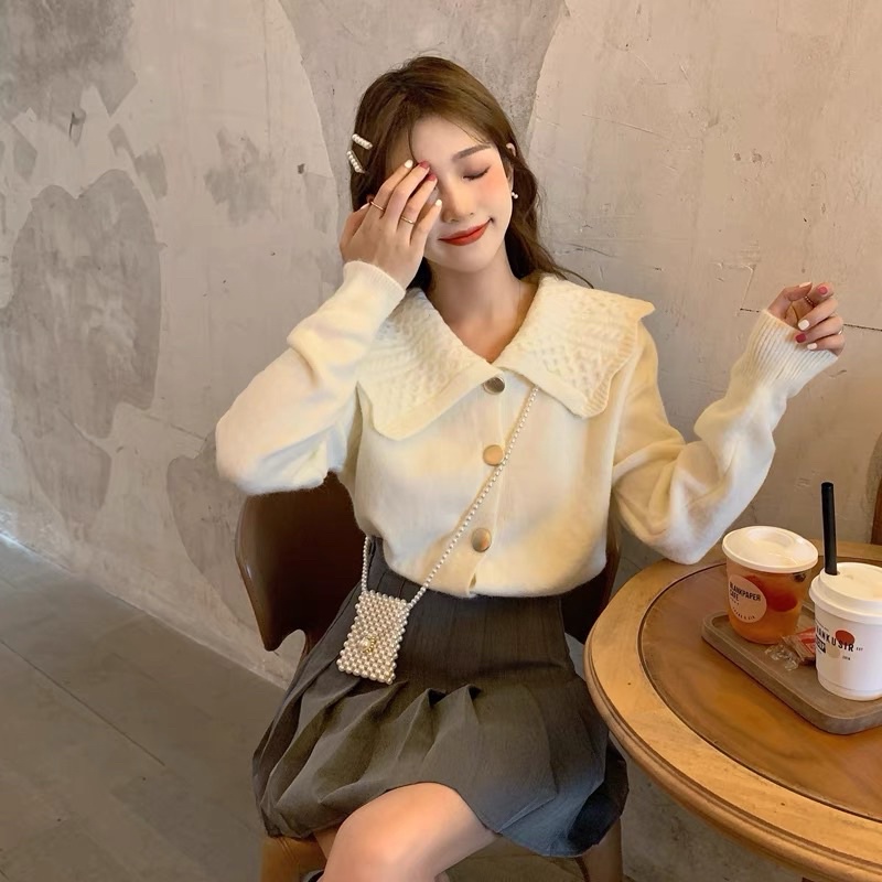 Áo len dày dặn tay dài cổ sen tiểu thư