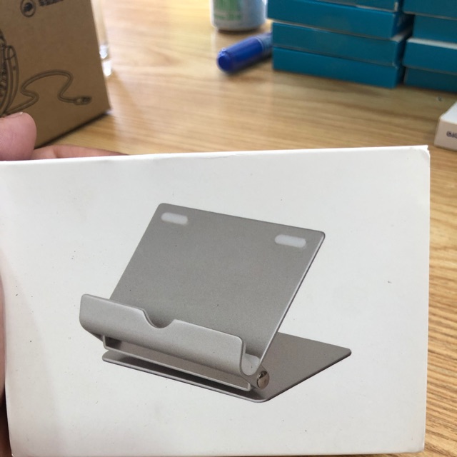 đỡ điện thoại để bàn kim loại | BigBuy360 - bigbuy360.vn