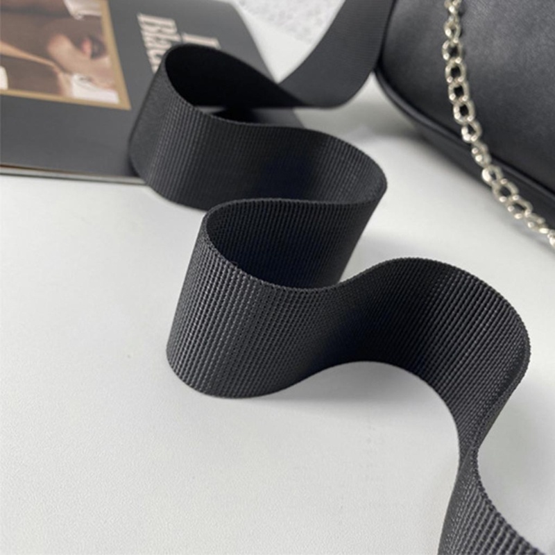 Túi Đeo Chéo Vai Bằng Da Pu Có Dây Xích Thời Trang Sành Điệu Cho Nữ