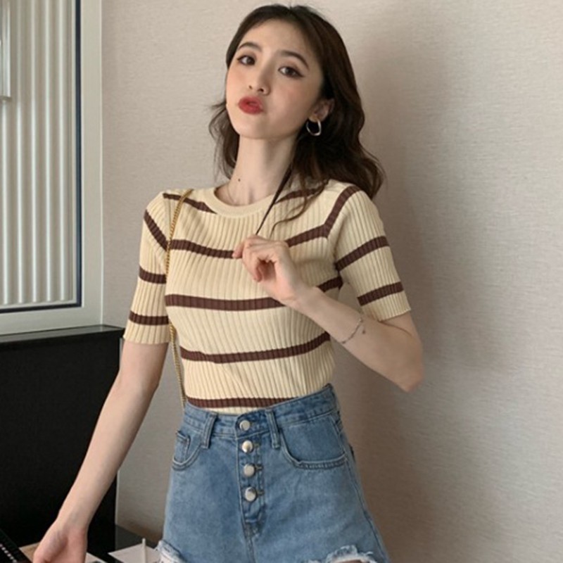Áo Thun Nữ Cổ Tròn Ngắn Tay Sọc Ngang
