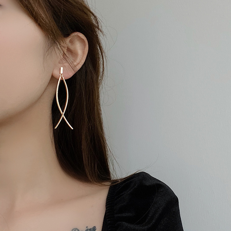 Khuyên Tai Nữ Trang Tạo Hình Độc Đáo