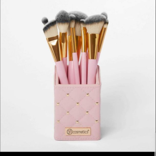 Cọ BH pink studded kiss 12c