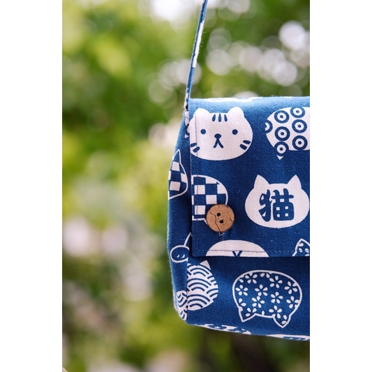 Túi 𝐇𝐀𝐍𝐃𝐌𝐀𝐃𝐄 đeo chéo vải Canvas / phong cách vintage / hoạ tiết Mèo Bông